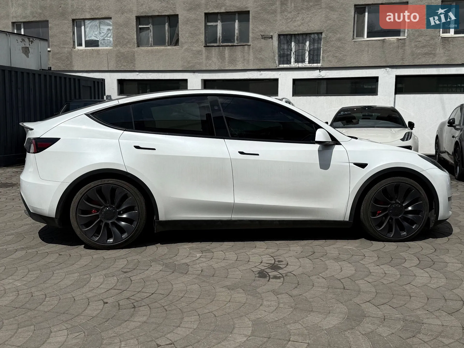 2024 Tesla Model Y - мініатюра 9