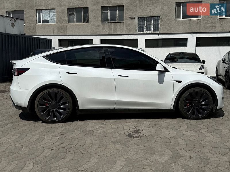 Позашляховик / Кросовер Tesla Model Y 2024 в Одесі
