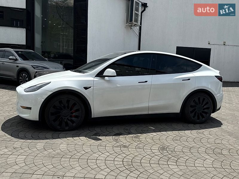 Позашляховик / Кросовер Tesla Model Y 2024 в Одесі