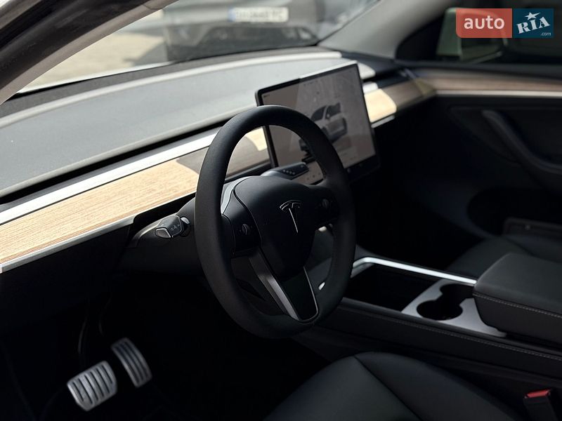 Позашляховик / Кросовер Tesla Model Y 2024 в Одесі