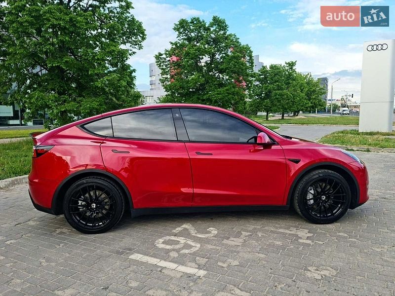 Позашляховик / Кросовер Tesla Model Y 2020 в Харкові