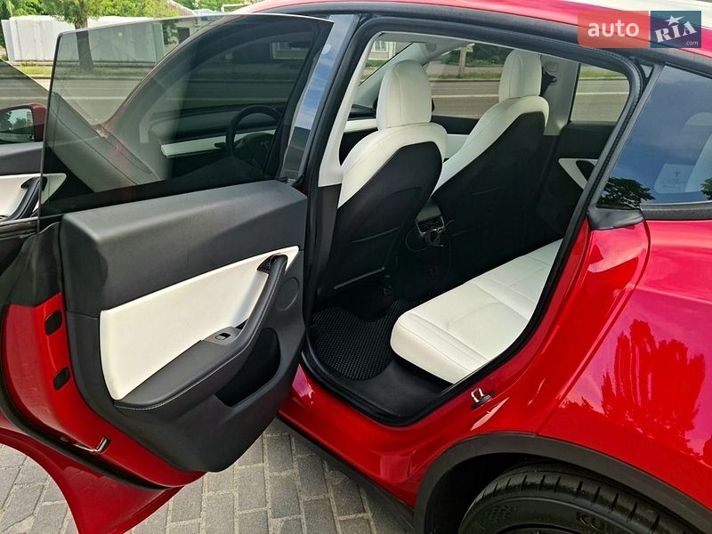 Позашляховик / Кросовер Tesla Model Y 2020 в Харкові