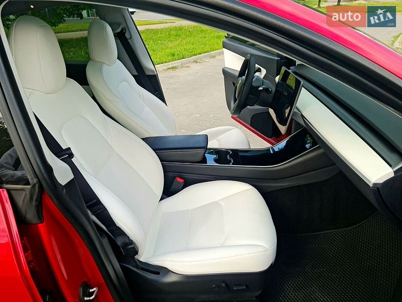 Позашляховик / Кросовер Tesla Model Y 2020 в Харкові