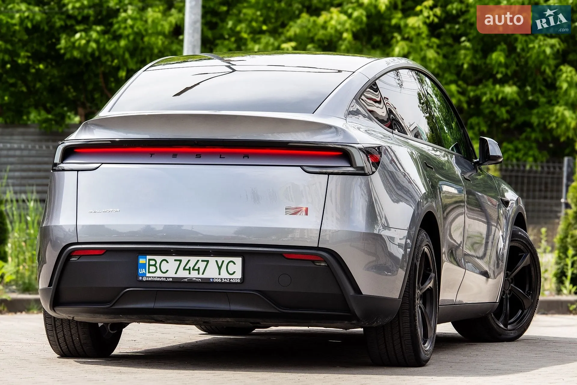 2025 Tesla Model Y - мініатюра 20