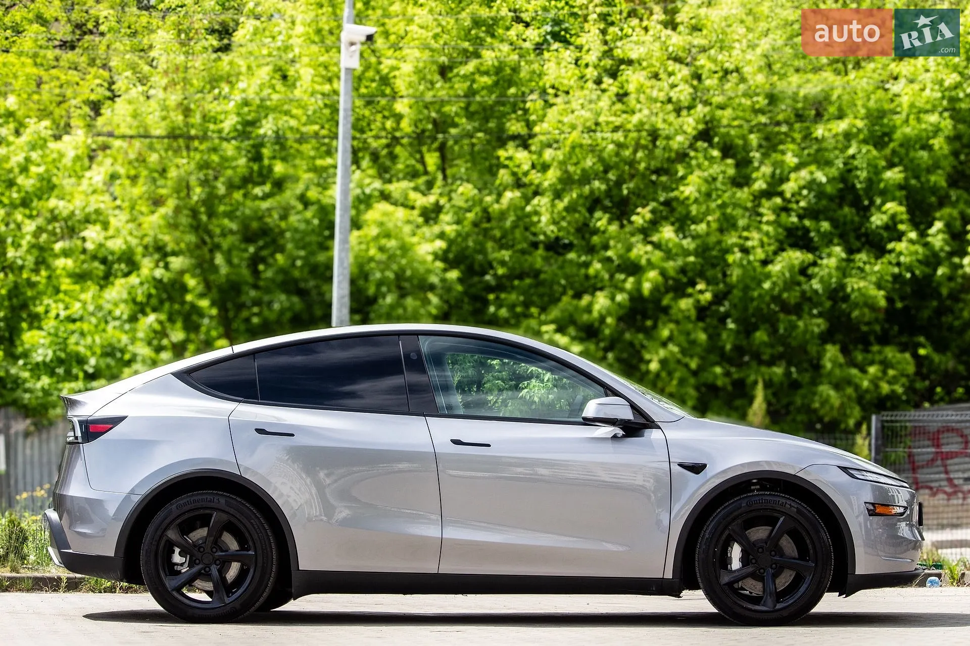 2025 Tesla Model Y - мініатюра 21