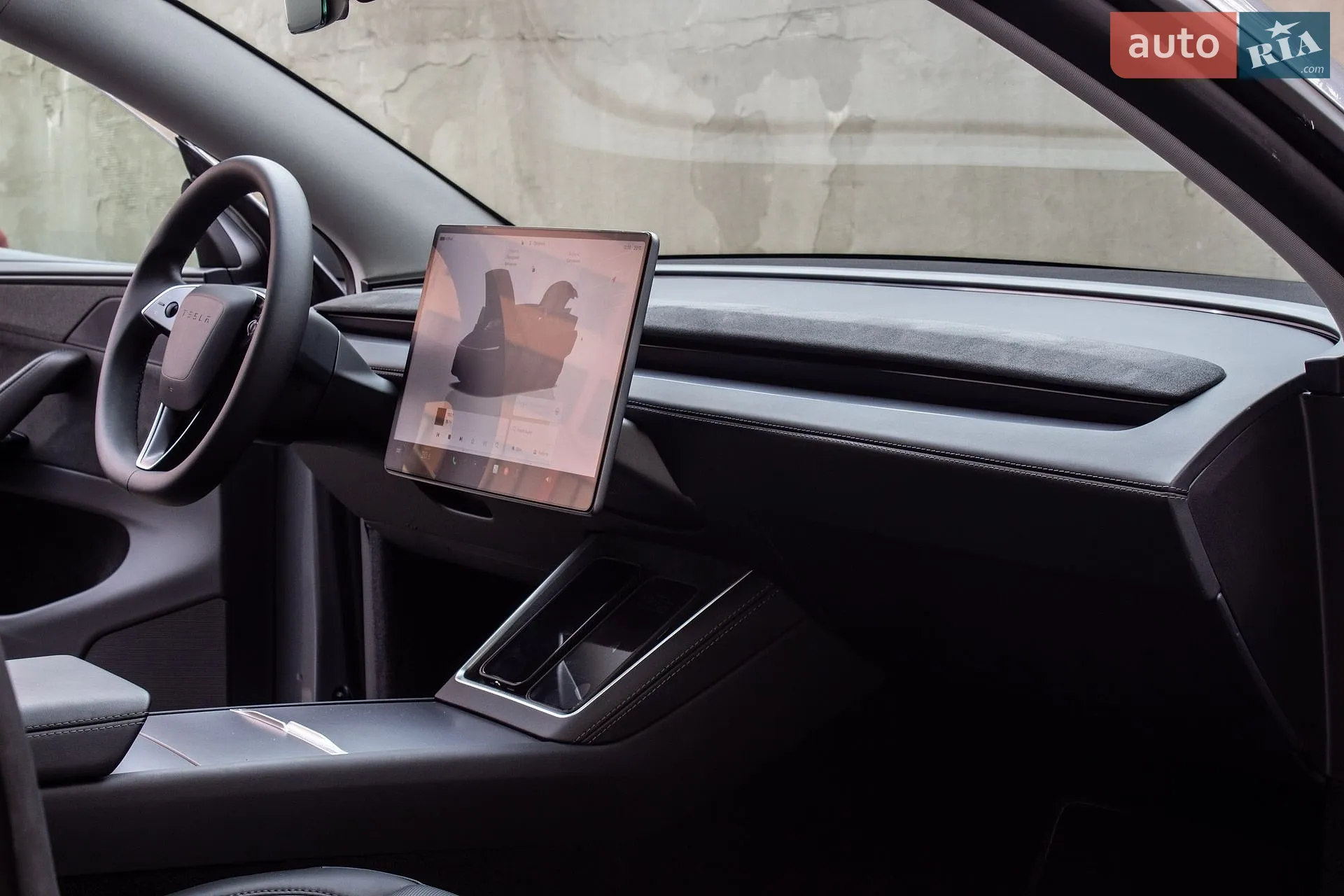 2025 Tesla Model Y - мініатюра 38