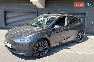 Позашляховик / Кросовер Tesla Model Y 2024 в Києві