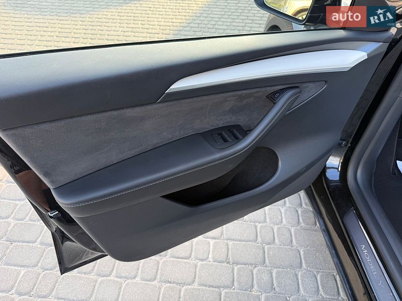 Позашляховик / Кросовер Tesla Model Y 2023 в Тернополі