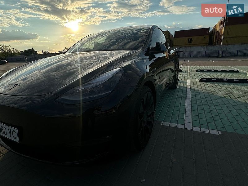 Позашляховик / Кросовер Tesla Model Y 2022 в Тернополі фото 2 Позашляховик / Кросовер Tesla Model Y 2022 в Тернополі