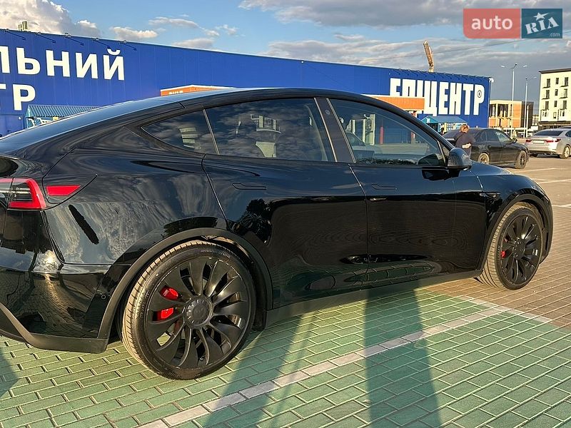 Позашляховик / Кросовер Tesla Model Y 2022 в Тернополі фото 8 Позашляховик / Кросовер Tesla Model Y 2022 в Тернополі