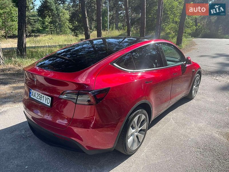 Внедорожник / Кроссовер Tesla Model Y 2024 в Киеве