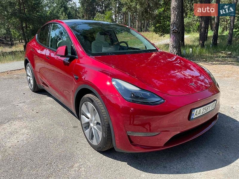 Внедорожник / Кроссовер Tesla Model Y 2024 в Киеве