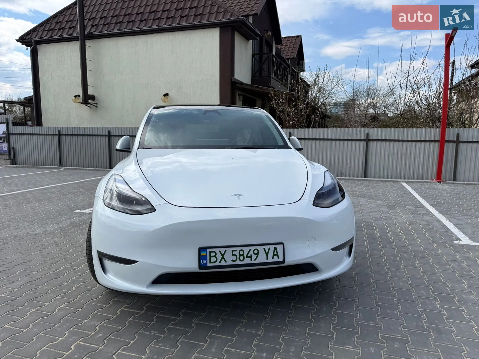 2024 Tesla Model Y - мініатюра 3