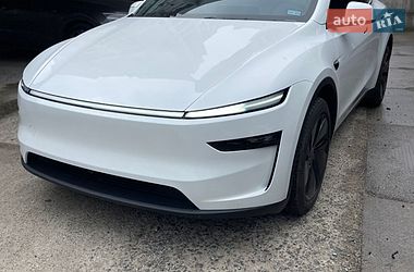 Внедорожник / Кроссовер Tesla Model Y 2025 в Черноморске