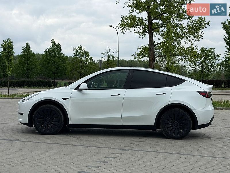 Tesla Model Y 2023