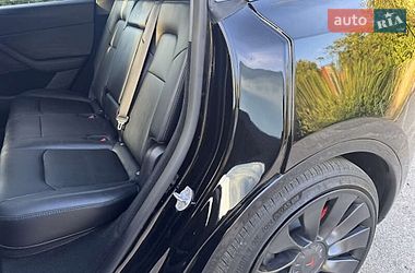 Позашляховик / Кросовер Tesla Model Y 2024 в Києві