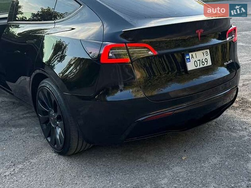 Позашляховик / Кросовер Tesla Model Y 2024 в Києві