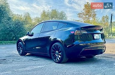 Позашляховик / Кросовер Tesla Model Y 2024 в Києві