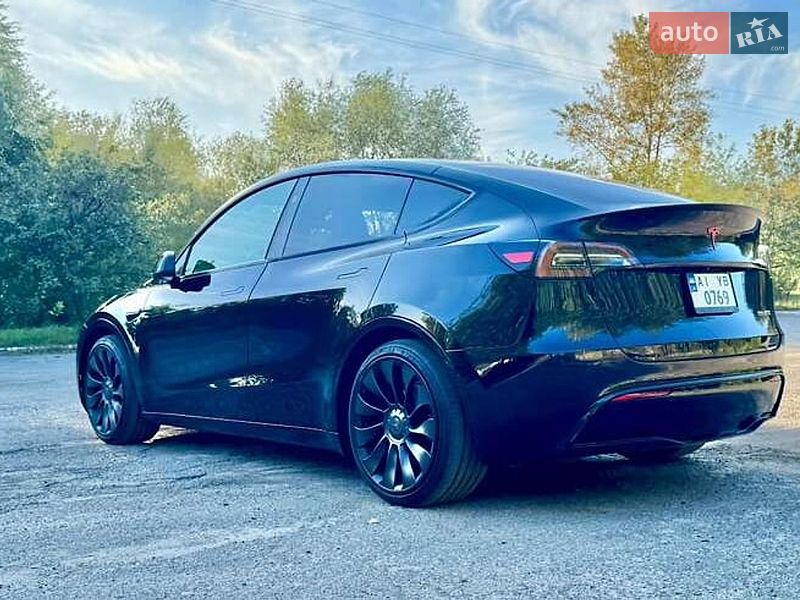 Позашляховик / Кросовер Tesla Model Y 2024 в Києві