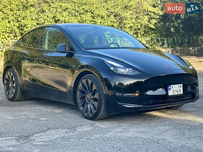 Позашляховик / Кросовер Tesla Model Y 2024 в Києві