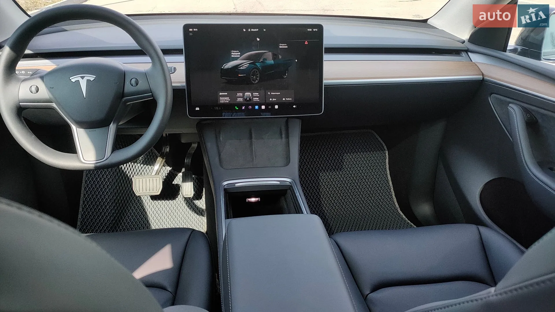 2025 Tesla Model Y - мініатюра 14