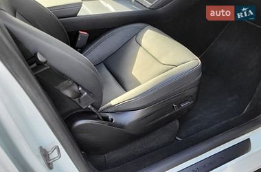 Внедорожник / Кроссовер Tesla Model Y 2025 в Ровно