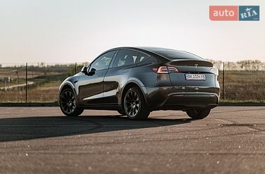 Внедорожник / Кроссовер Tesla Model Y 2024 в Ровно