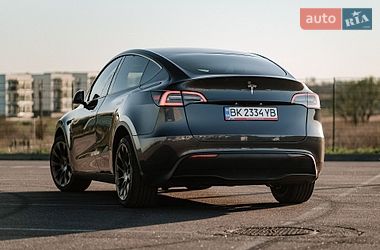 Внедорожник / Кроссовер Tesla Model Y 2024 в Ровно