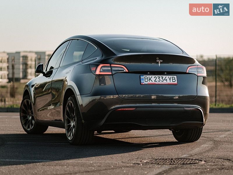 Внедорожник / Кроссовер Tesla Model Y 2024 в Ровно