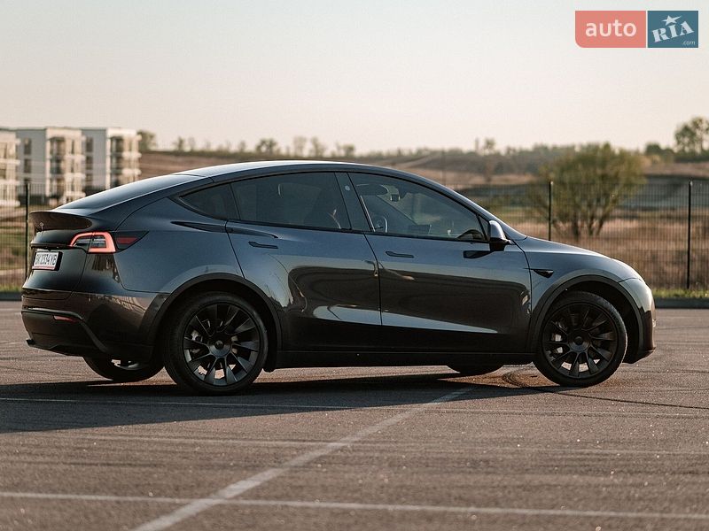 Внедорожник / Кроссовер Tesla Model Y 2024 в Ровно