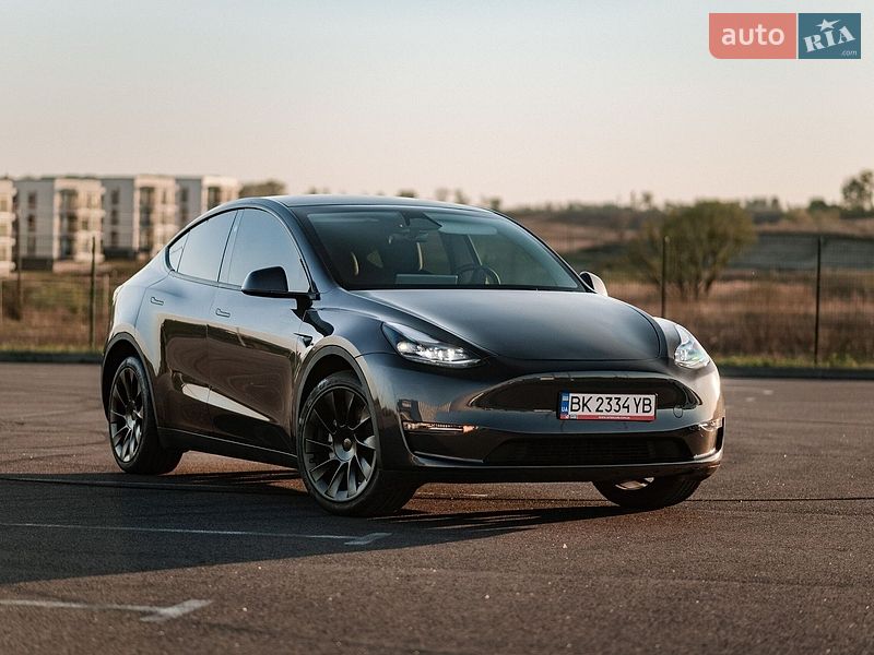 Внедорожник / Кроссовер Tesla Model Y 2024 в Ровно