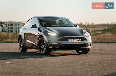Внедорожник / Кроссовер Tesla Model Y 2024 в Ровно