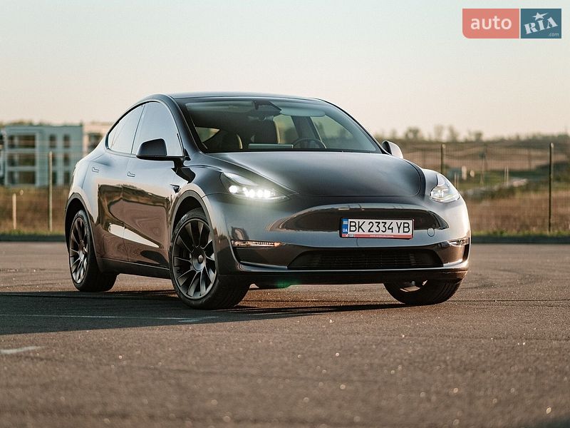 Внедорожник / Кроссовер Tesla Model Y 2024 в Ровно