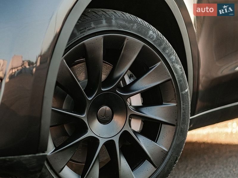 Внедорожник / Кроссовер Tesla Model Y 2024 в Ровно