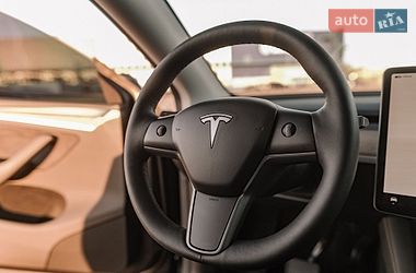 Внедорожник / Кроссовер Tesla Model Y 2024 в Ровно