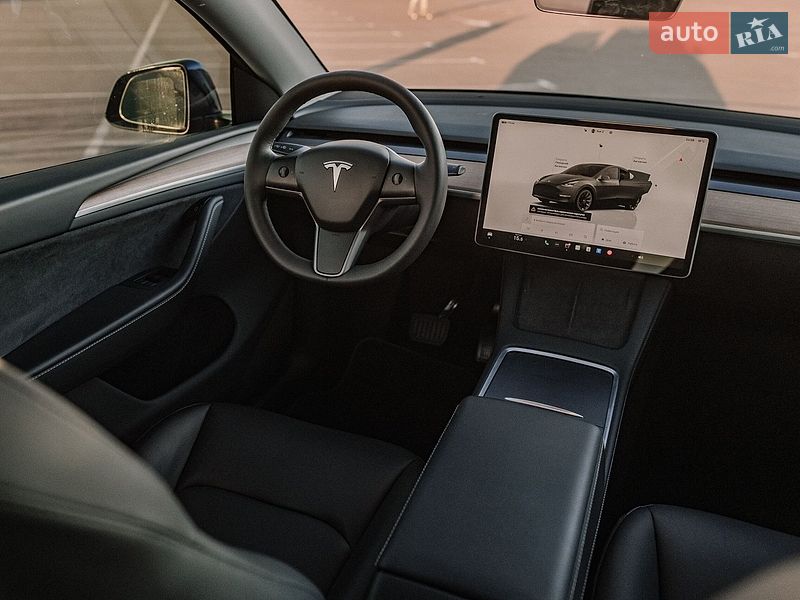 Внедорожник / Кроссовер Tesla Model Y 2024 в Ровно