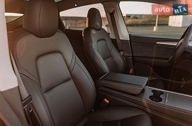 Внедорожник / Кроссовер Tesla Model Y 2024 в Ровно