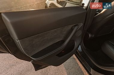 Внедорожник / Кроссовер Tesla Model Y 2024 в Ровно