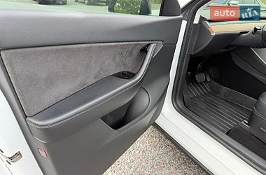 Позашляховик / Кросовер Tesla Model Y 2020 в Києві
