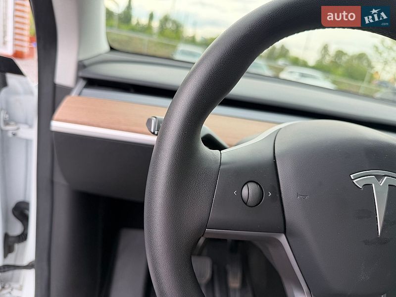 Позашляховик / Кросовер Tesla Model Y 2020 в Києві