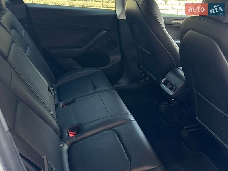 Внедорожник / Кроссовер Tesla Model Y 2022 в Полтаве