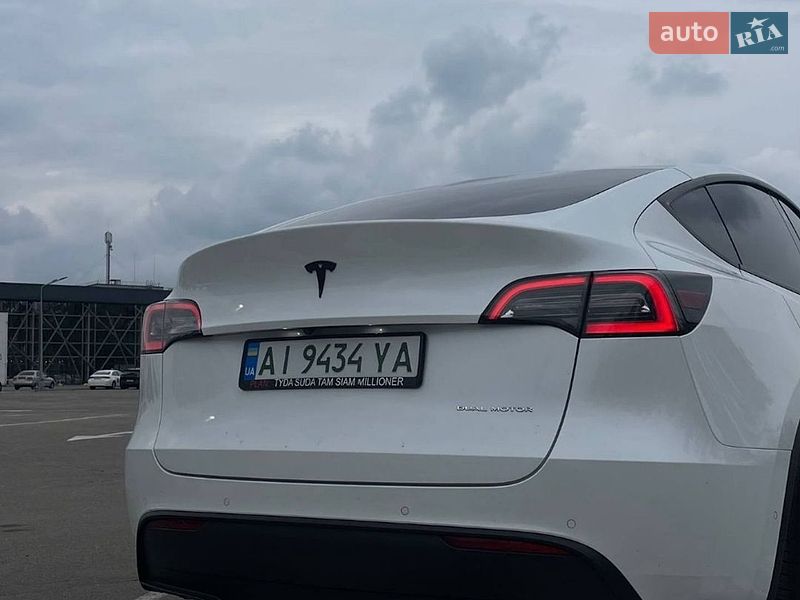 Внедорожник / Кроссовер Tesla Model Y 2021 в Киеве