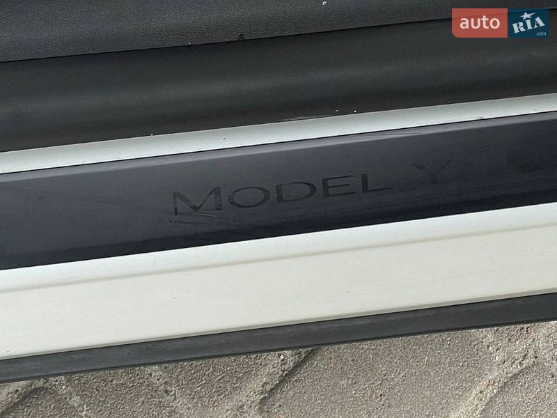 Позашляховик / Кросовер Tesla Model Y 2021 в Києві фото 13 Позашляховик / Кросовер Tesla Model Y 2021 в Києві