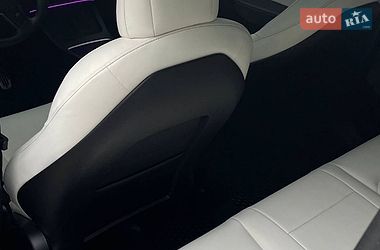 Позашляховик / Кросовер Tesla Model Y 2021 в Києві фото 16 Позашляховик / Кросовер Tesla Model Y 2021 в Києві