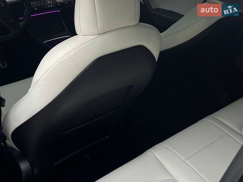 Позашляховик / Кросовер Tesla Model Y 2021 в Києві фото 16 Позашляховик / Кросовер Tesla Model Y 2021 в Києві