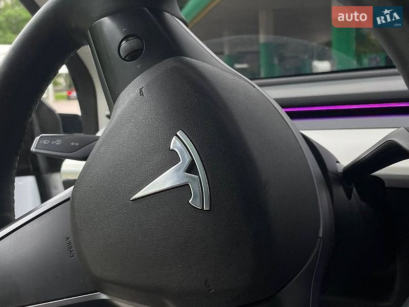 Позашляховик / Кросовер Tesla Model Y 2021 в Києві фото 18 Позашляховик / Кросовер Tesla Model Y 2021 в Києві