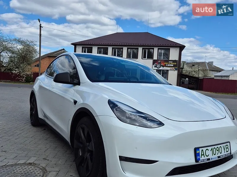 Tesla Model Y 2021