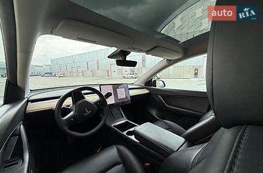 Внедорожник / Кроссовер Tesla Model Y 2021 в Львове
