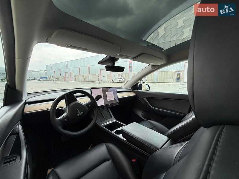 Внедорожник / Кроссовер Tesla Model Y 2021 в Львове