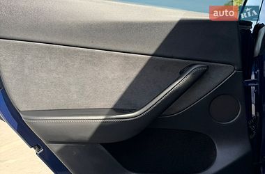 Внедорожник / Кроссовер Tesla Model Y 2024 в Виннице